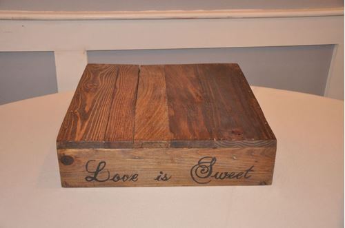 Picture of Cake stand (Love is sweet) 16X16 - Brown