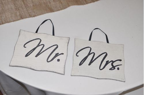Picture of Sign (Mr & Mrs Square) Hanging - White