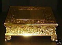 Picture of Cake Stand (Square Cake Stand) 18 - Gold