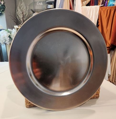 Picture of Charger Plate (Champagne plain) 13" - Champagne