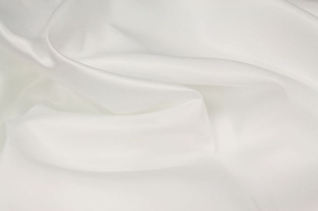 Picture of Table Cloth 90X156 - White (Lamour satin Rectangle)