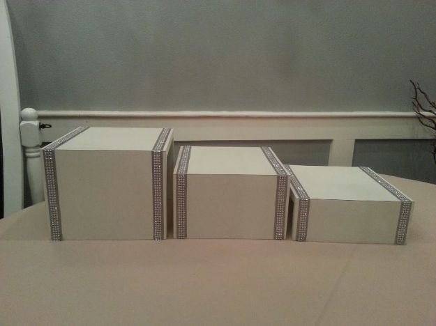 Picture of Candy Riser Med - White