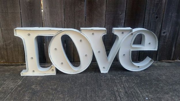 Picture of Marquee (Love) Med - White