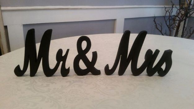 Picture of Sign (Mr & Mrs Cursive)  - Black