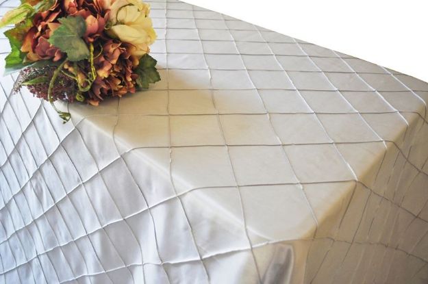 Picture of Table Cloth 90X132 - Silver Platinum (Pintuck Taffeta Rectangle)