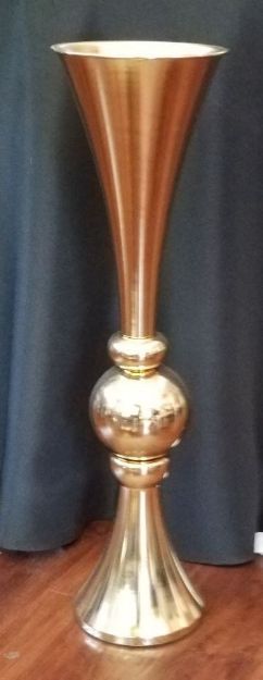 Picture of Vase (Gold metal urn) - 26X7
