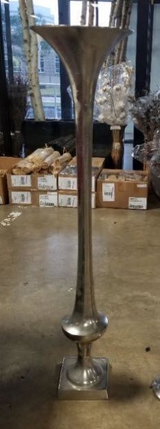 Picture of Decor (Metal trumpet vase) 48X11 - Gold
