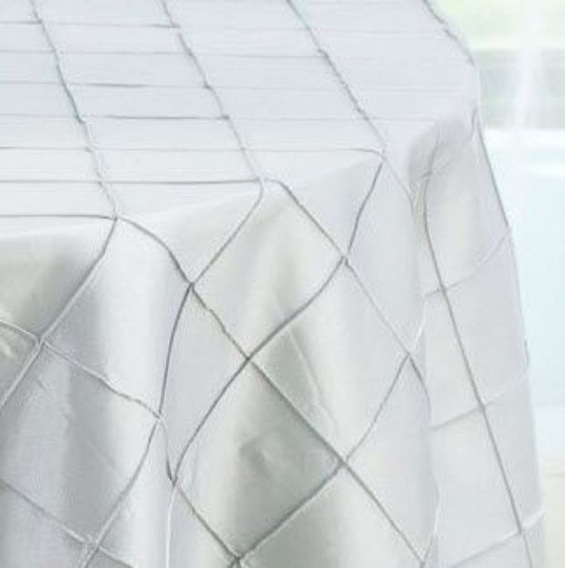 Picture of 132 - Silver Platinum (Pintuck Taffeta Round)