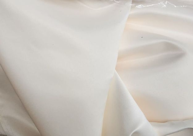 Picture of 108X156 - Butter (King Drape Lamour satin )